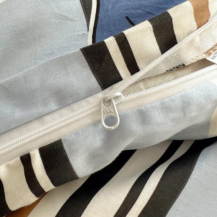 91家纺网 家纺一手货源 找家纺 六巷胡同 2024新款ins元气卡通风40支全棉13372面料四件套 棒球抱抱熊