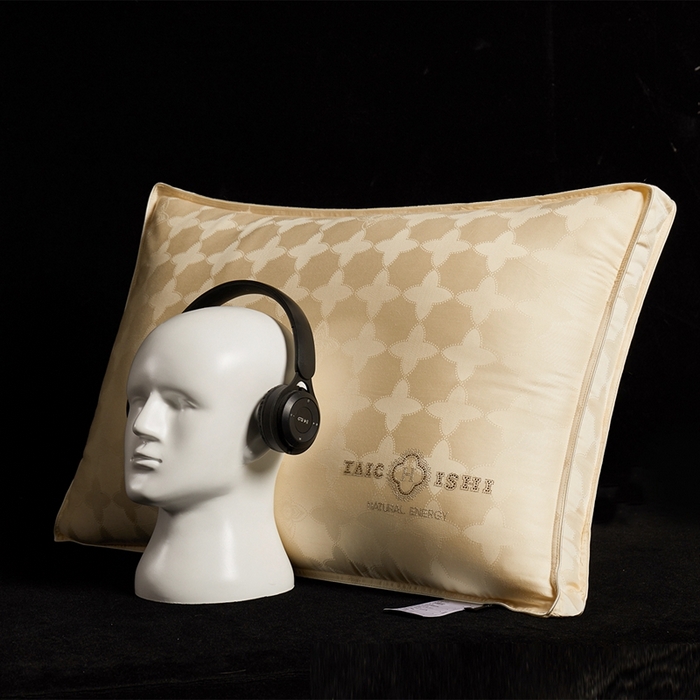 91家纺网 家纺一手货源 找家纺 元元被芯 2024新款60s天丝超柔贡缎提花羽丝枕 金色-风格二