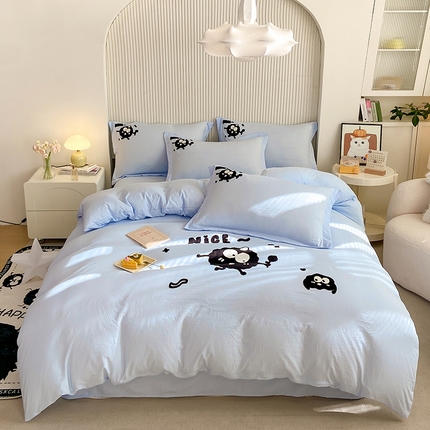 91家纺网 家纺一手货源 找家纺 芷凡家纺 2024新款云朵棉毛巾绣四件套-小怪兽 小怪兽-青春蓝