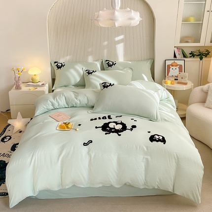 91家纺网 家纺一手货源 找家纺 芷凡家纺 2024新款云朵棉毛巾绣四件套-小怪兽 小怪兽-藻绿