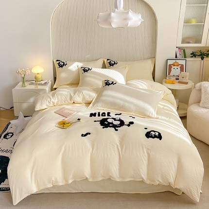 91家纺网 家纺一手货源 找家纺 芷凡家纺 2024新款云朵棉毛巾绣四件套-小怪兽 小怪兽-浅鹅黄