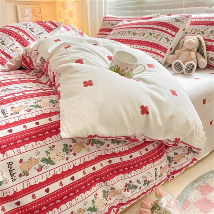 91家纺网 家纺一手货源 找家纺 曼之夏 2024新款13372全棉印花四件套 草莓兔兔