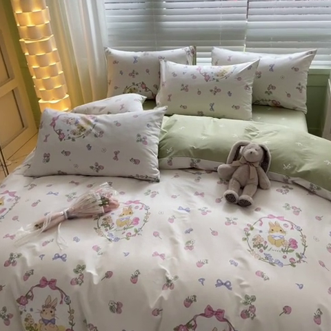 91家纺网 家纺一手货源 找家纺 曼之夏 2024新款13372全棉印花四件套 米拉兔