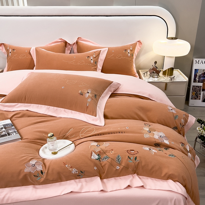 91家纺网 家纺一手货源 找家纺 欧冠家纺 2024新款四季款锦棉绣花盛夏光年四件套 盛夏光年-胭脂橙