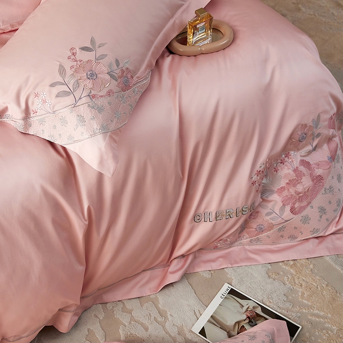 91家纺网 家纺一手货源 找家纺 宏羽纺 2023新款高支高密全棉绣花四件套--花间意境 美男粉