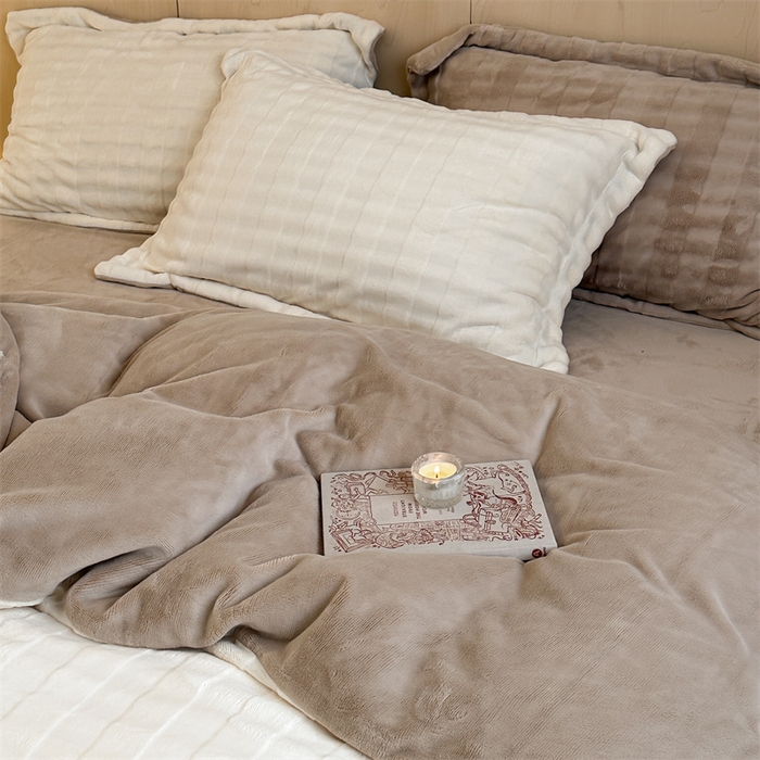 91家纺网 家纺一手货源 找家纺 时年家纺 2024新款云朵牛奶绒四件套（充值会员享优惠10元） 泡芙-奶油白