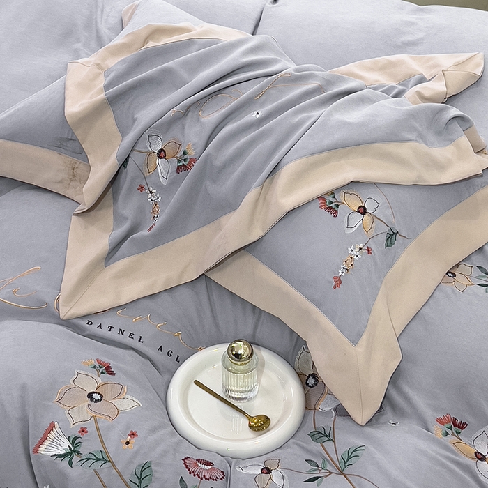 91家纺网 家纺一手货源 找家纺 欧冠家纺 2024新款四季款锦棉绣花盛夏光年四件套 盛夏光年-银灰