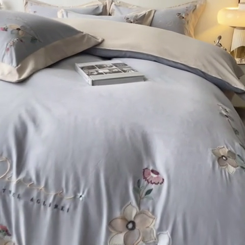 91家纺网 家纺一手货源 找家纺 欧冠家纺 2024新款四季款锦棉绣花盛夏光年四件套 盛夏光年-银灰
