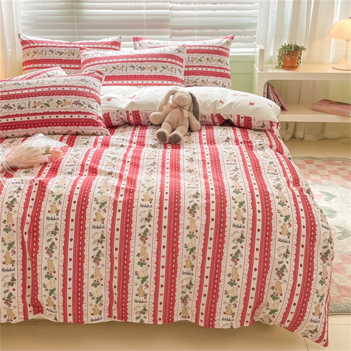 91家纺网 家纺一手货源 找家纺 曼之夏 2024新款13372全棉印花四件套 草莓兔兔