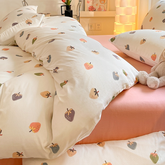 91家纺网 家纺一手货源 找家纺 ab家纺 2024新款全棉双层纱印花四件套 草莓派对