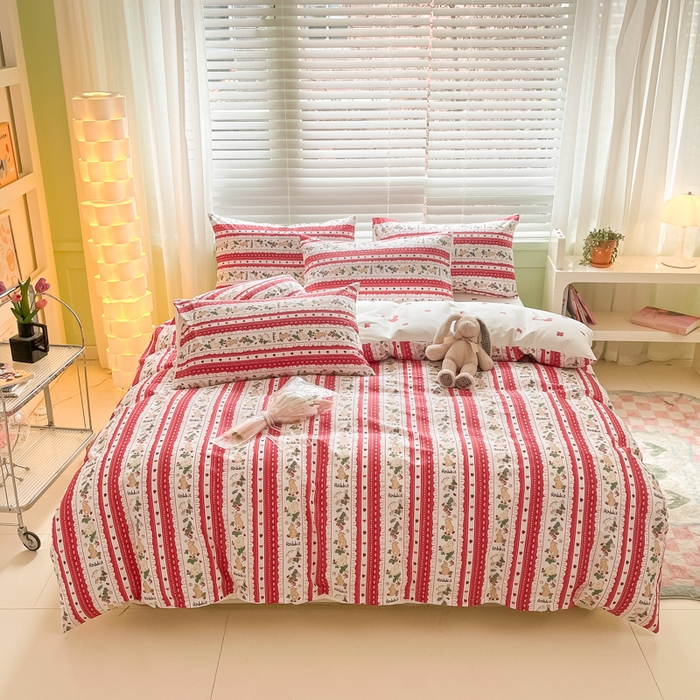 91家纺网 家纺一手货源 找家纺 曼之夏 2024新款13372全棉印花四件套 草莓兔兔