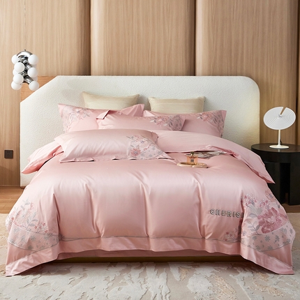 91家纺网 家纺一手货源 找家纺 宏羽纺 2023新款高支高密全棉绣花四件套--花间意境 美男粉