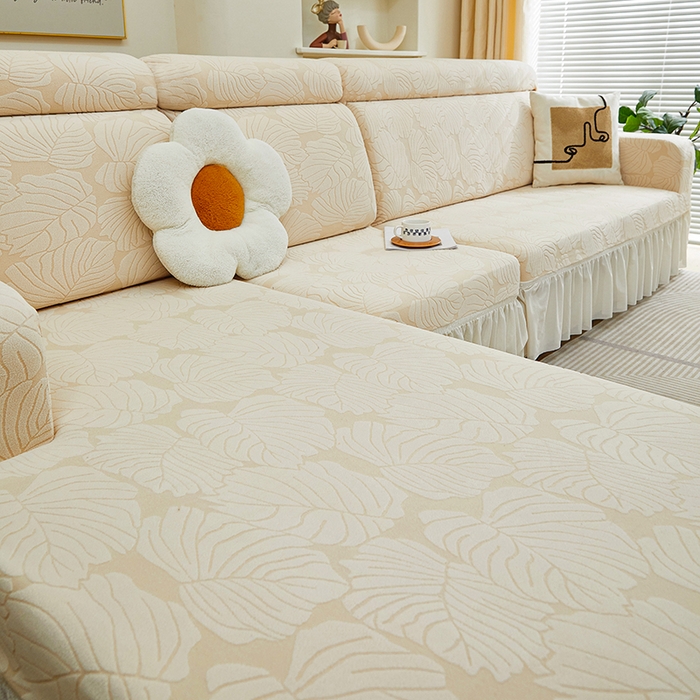 91家纺网 家纺一手货源 找家纺 丝绮鹿 2024新款羊羔绒沙发套裙边款（枫叶） 象牙黄