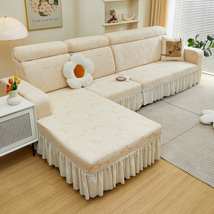 91家纺网 家纺一手货源 找家纺 丝绮鹿 2024新款羊羔绒沙发套裙边款（枫叶） 象牙黄