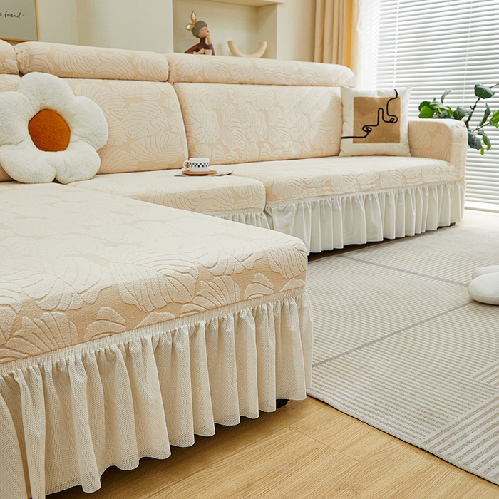 91家纺网 家纺一手货源 找家纺 丝绮鹿 2024新款羊羔绒沙发套裙边款（枫叶） 象牙黄