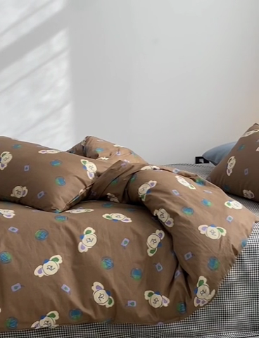 91家纺网 家纺一手货源 找家纺 棉眠 2024春季新款40支13070全棉卡通四件套 考拉