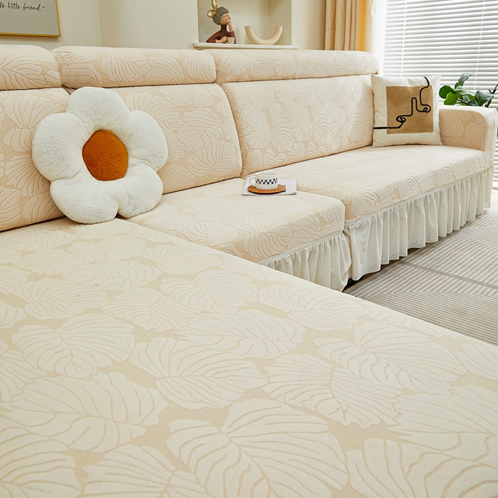 91家纺网 家纺一手货源 找家纺 丝绮鹿 2024新款羊羔绒沙发套裙边款（枫叶） 象牙黄