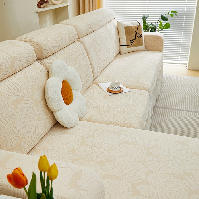 91家纺网 家纺一手货源 找家纺 丝绮鹿 2024新款羊羔绒沙发套裙边款（枫叶） 象牙黄