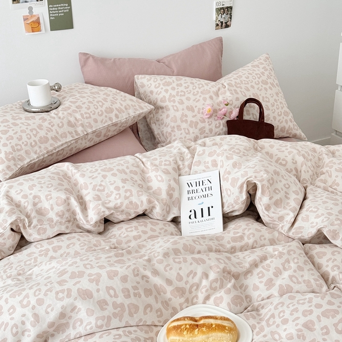 91家纺网 家纺一手货源 找家纺 安莱生活 2024新款高奢全棉新疆棉双层纱四件套 粉色豹纹