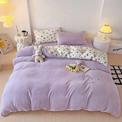 91家纺网 家纺一手货源 找家纺 （总）乐童家纺 2024新款直播热款高克重牛奶绒呆萌小刺绣系列四件套