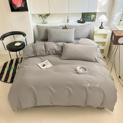 91家纺网 家纺一手货源 找家纺 雅居纺家纺 2024新款全棉华夫格绣花四件套 Min-浅灰