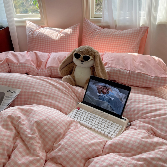 91家纺网 家纺一手货源 找家纺 雅居纺家纺 2024新款色织水洗棉四件套 粉小格