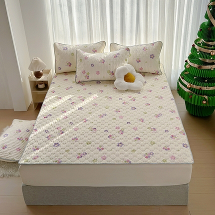 91家纺网 家纺一手货源 找家纺 舒居 2024新款全棉软床垫 紫葡萄花