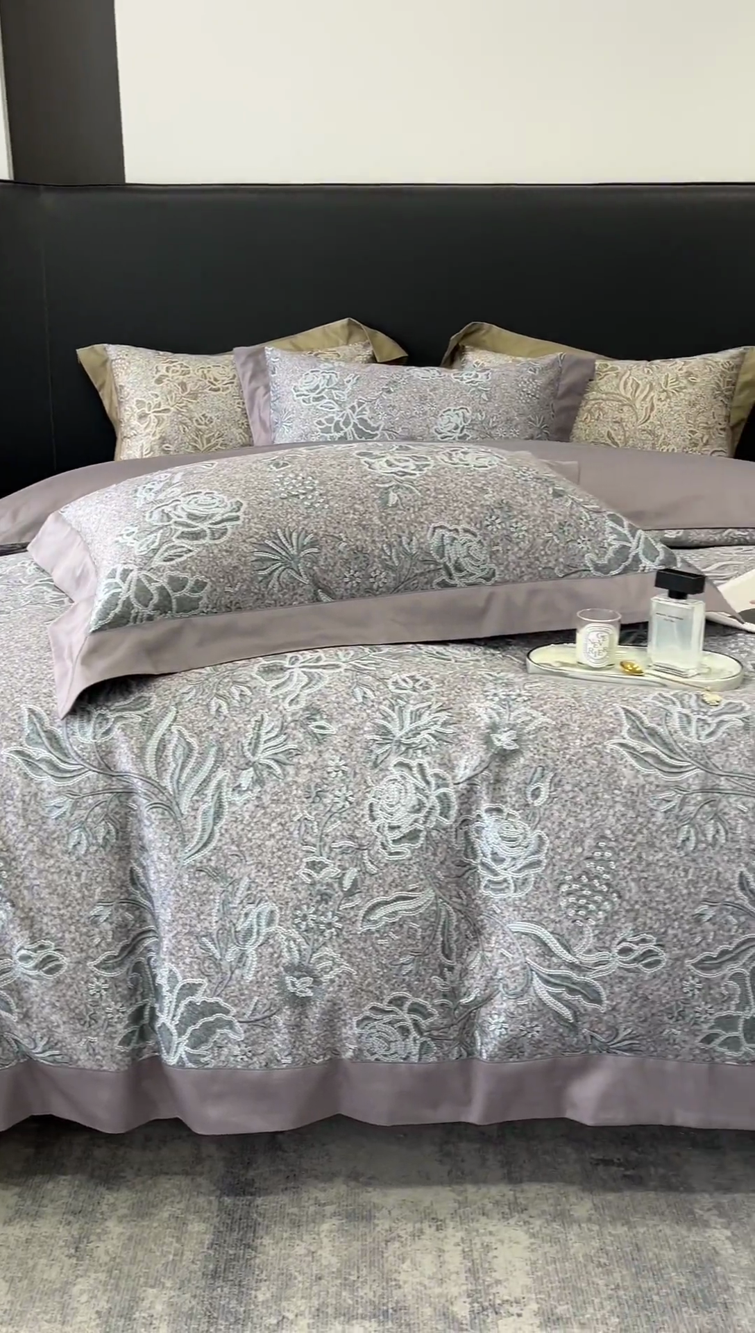 91家纺网 家纺一手货源 找家纺 鹿班家居 2024新款100支长绒棉系列——古堡印象 场景一（标准会员-20） 卡里布蓝