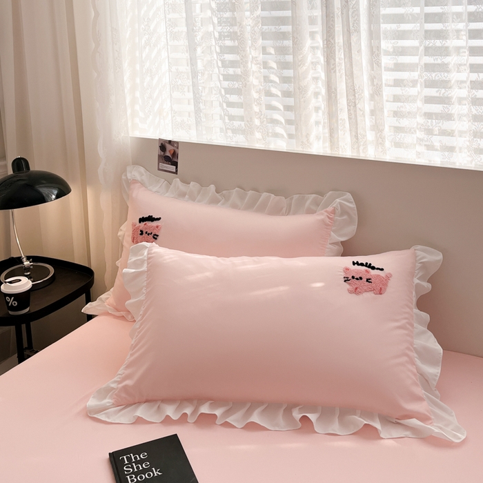 91家纺网 家纺一手货源 找家纺 泉欣 2024水洗亲肤棉可爱卡通绣花四件套(专版花型)煤球猫 煤球猫-粉玉