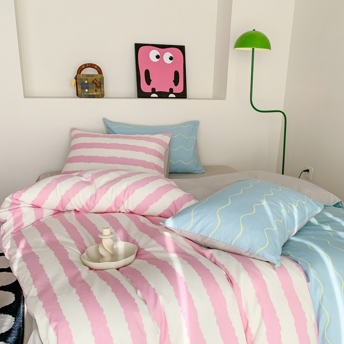 91家纺网 家纺一手货源 找家纺 澳萝拉 2024新款全棉条纹大版四件套 樱花蓝椰