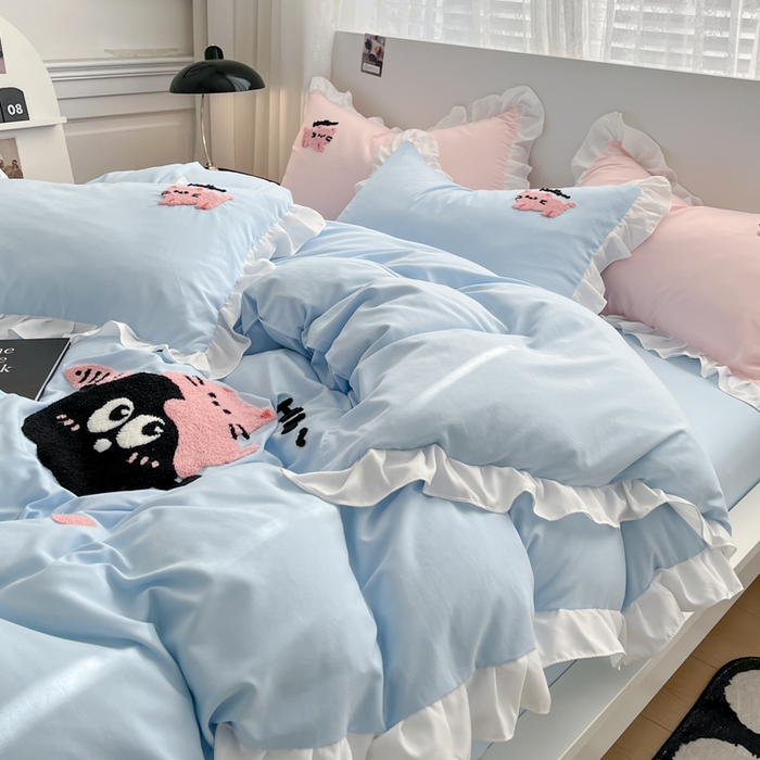 91家纺网 家纺一手货源 找家纺 泉欣 2024水洗亲肤棉可爱卡通绣花四件套(专版花型)煤球猫 煤球猫-浅蓝