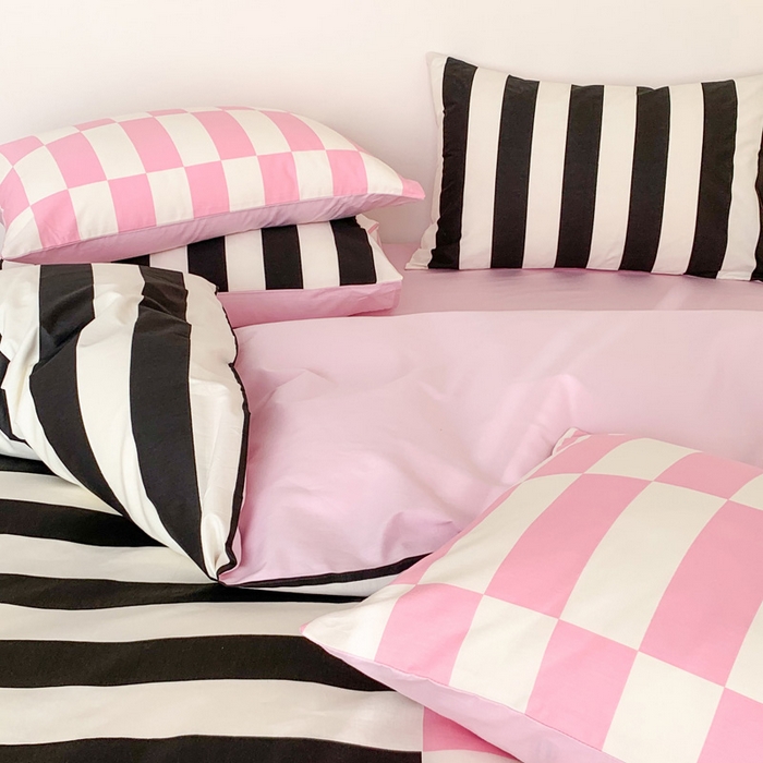 91家纺网 家纺一手货源 找家纺 澳萝拉 2024新款全棉条纹大版四件套 甜酷黑莓