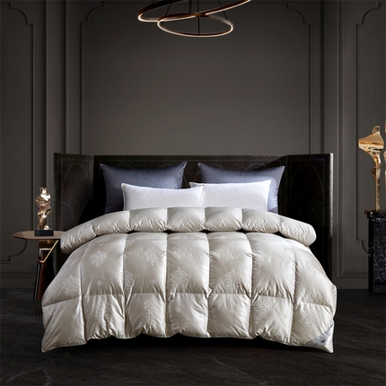 91家纺网 家纺一手货源 找家纺 （总）华盛家纺  2024新款高档皇室真丝鹅绒被1真丝提花羽绒冬被春秋被全静音