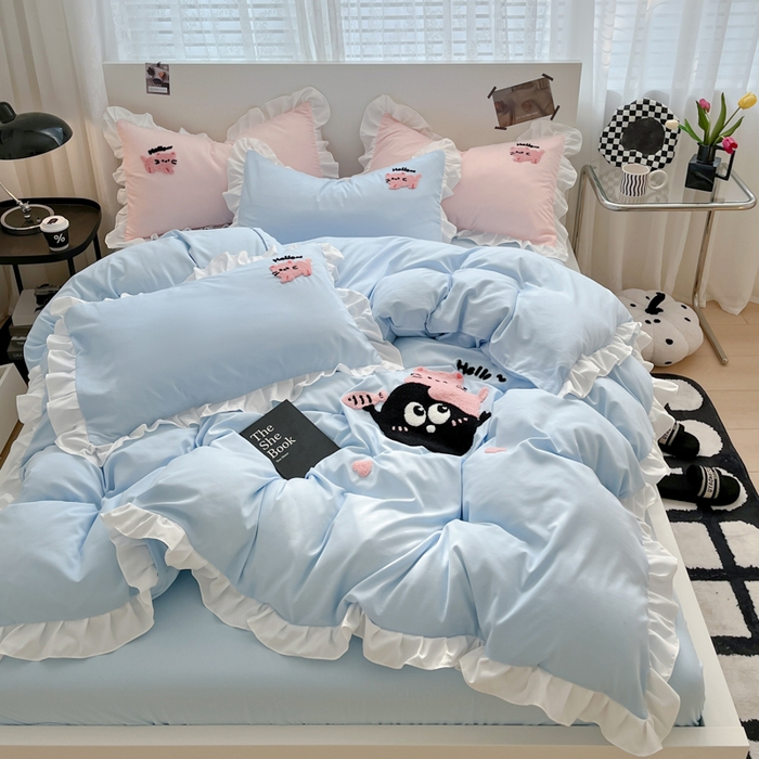 91家纺网 家纺一手货源 找家纺 泉欣 2024水洗亲肤棉可爱卡通绣花四件套(专版花型)煤球猫 煤球猫-浅蓝