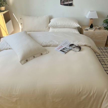 91家纺网 家纺一手货源 找家纺 三朵家纺 2024新款春夏无印侘寂风提花长绒棉四件套 细条-白鹭