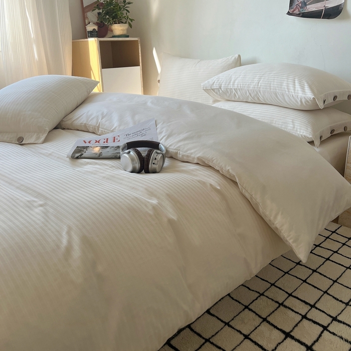 91家纺网 家纺一手货源 找家纺 三朵家纺 2024新款春夏无印侘寂风提花长绒棉四件套 细条-白鹭