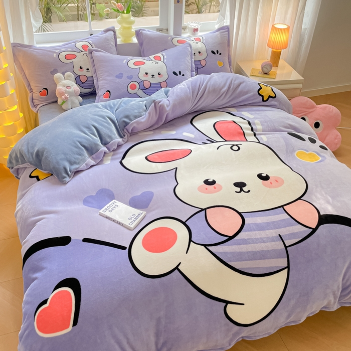 91家纺网 家纺一手货源 找家纺 喜梦缘 2025新款大版卡通牛奶绒印花四件套 萌萌兔