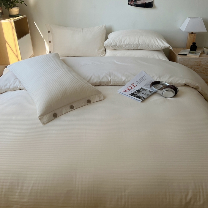 91家纺网 家纺一手货源 找家纺 三朵家纺 2024新款春夏无印侘寂风提花长绒棉四件套 细条-白鹭