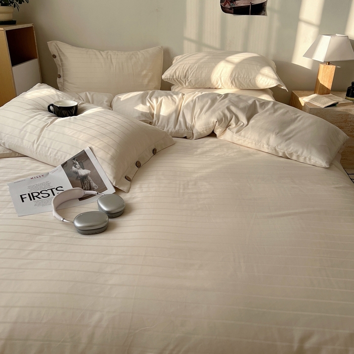 91家纺网 家纺一手货源 找家纺 三朵家纺 2024新款春夏无印侘寂风提花长绒棉四件套 宽条-白鹭