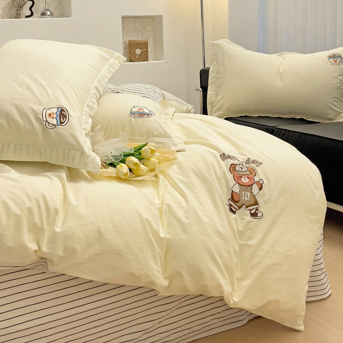 91家纺网 家纺一手货源 找家纺 娜娜 2024新款全棉色织水洗棉套件 维尼熊-奶昔白