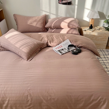 91家纺网 家纺一手货源 找家纺 三朵家纺 2024新款春夏无印侘寂风提花长绒棉四件套 宽条-奶茶拿铁