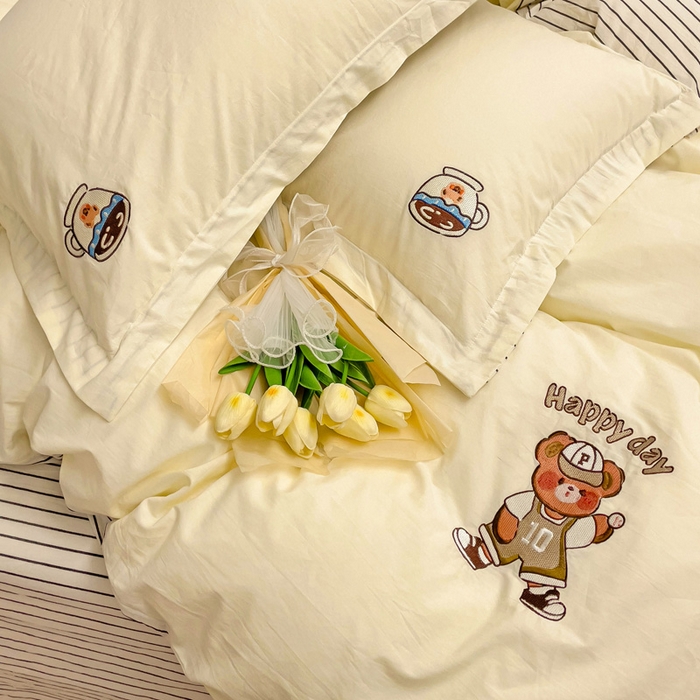 91家纺网 家纺一手货源 找家纺 娜娜 2024新款全棉色织水洗棉套件 维尼熊-奶昔白