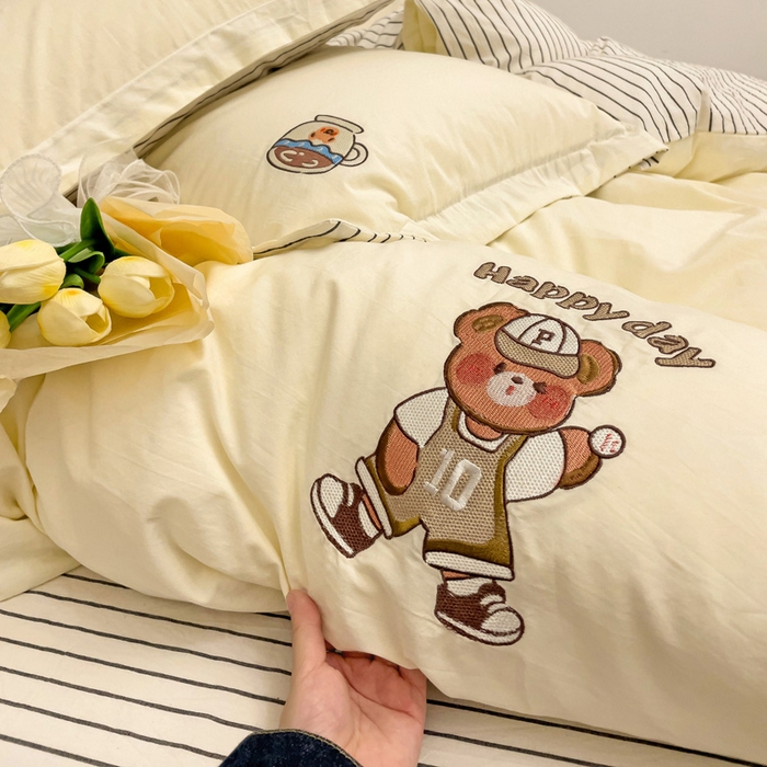 91家纺网 家纺一手货源 找家纺 娜娜 2024新款全棉色织水洗棉套件 维尼熊-奶昔白