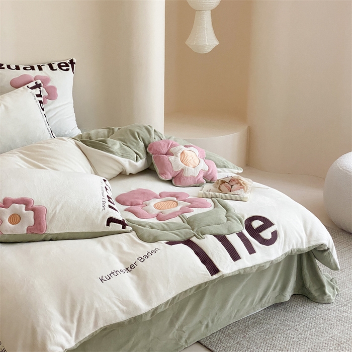 91家纺网 家纺一手货源 找家纺 （总）星野 2024新款秋冬新品高克重牛奶绒四件套-一朵花