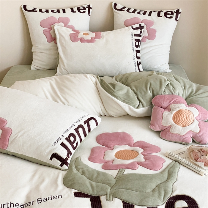 91家纺网 家纺一手货源 找家纺 （总）星野 2024新款秋冬新品高克重牛奶绒四件套-一朵花