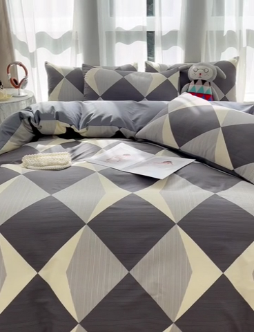 91家纺网 家纺一手货源 找家纺 小懒猪 2024春夏新款北欧风13372全棉四件套-拍摄风格2 都市英伦