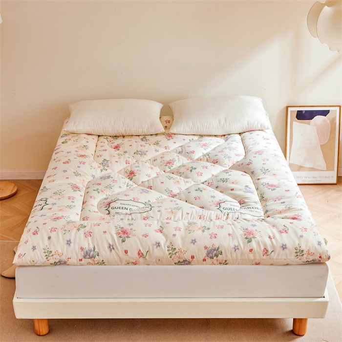 91家纺网 家纺一手货源 找家纺 富威堡家纺 2025新款植物羊绒棉花床垫 梦想花园