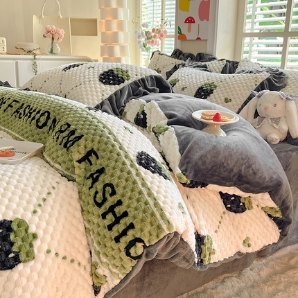 91家纺网 家纺一手货源 找家纺 2023新款8.5斤特厚300克豆豆绒牛奶绒提花乌龟绒雕花绒印花四件套