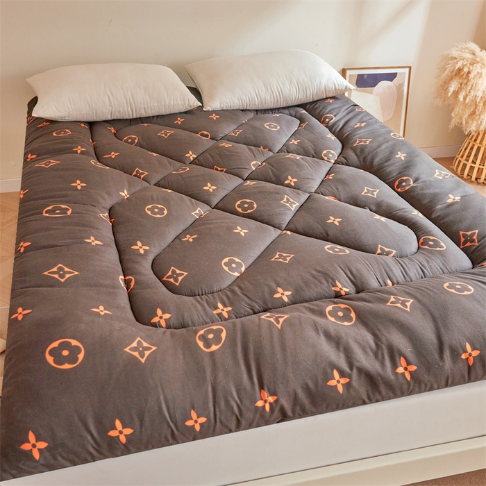 91家纺网 家纺一手货源 找家纺 富威堡家纺 2025新款植物羊绒棉花床垫 欧风靓影-咖