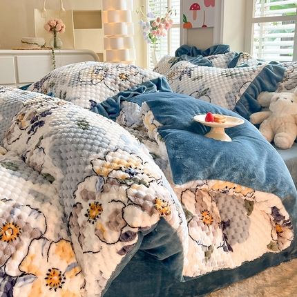 91家纺网 家纺一手货源 找家纺 2023新款8.5斤特厚300克豆豆绒牛奶绒提花乌龟绒雕花绒印花四件套